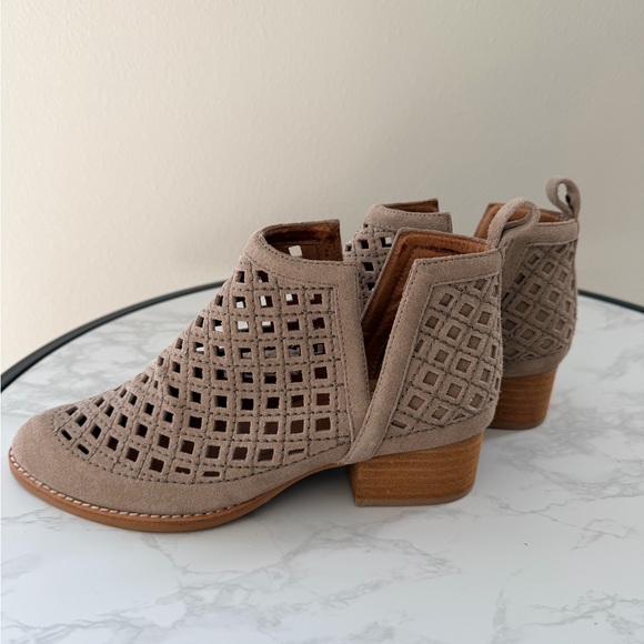 Jeffrey Campbell Ankle Booties – Size 7 - Picture 5 of 10